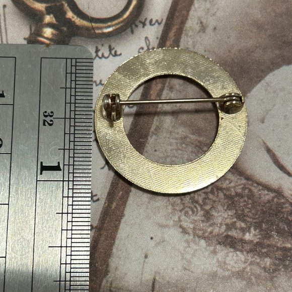 Vintage Baby Blue Enamel Round Circle Wreath Brooch Pin Pink Rose Floral - Picture 3 of 5